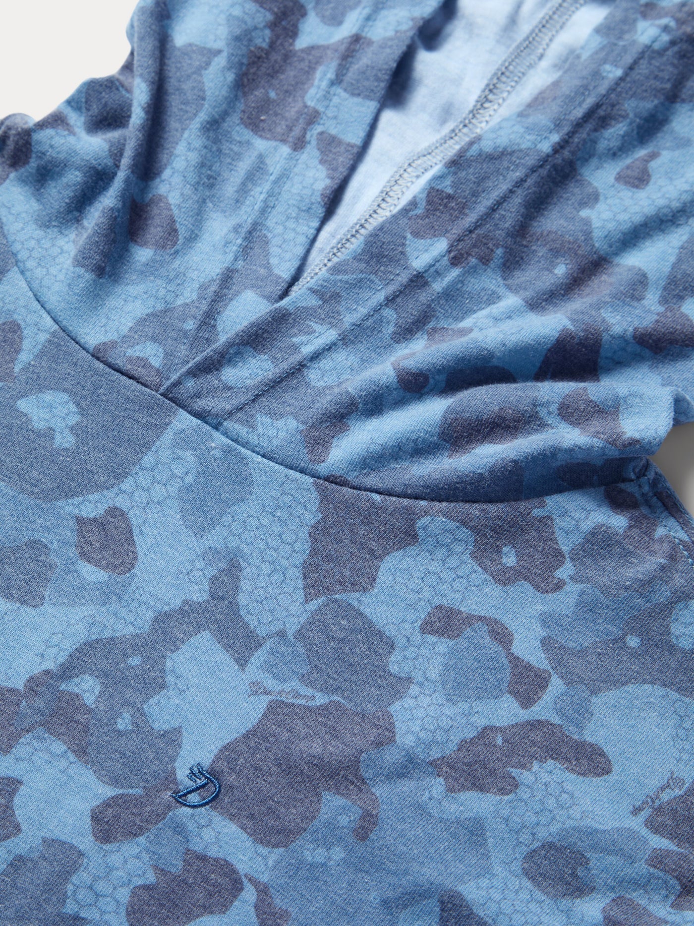 Duck Camp Men’s Essential drirelease Hoodie in Coastal Wetland Camo