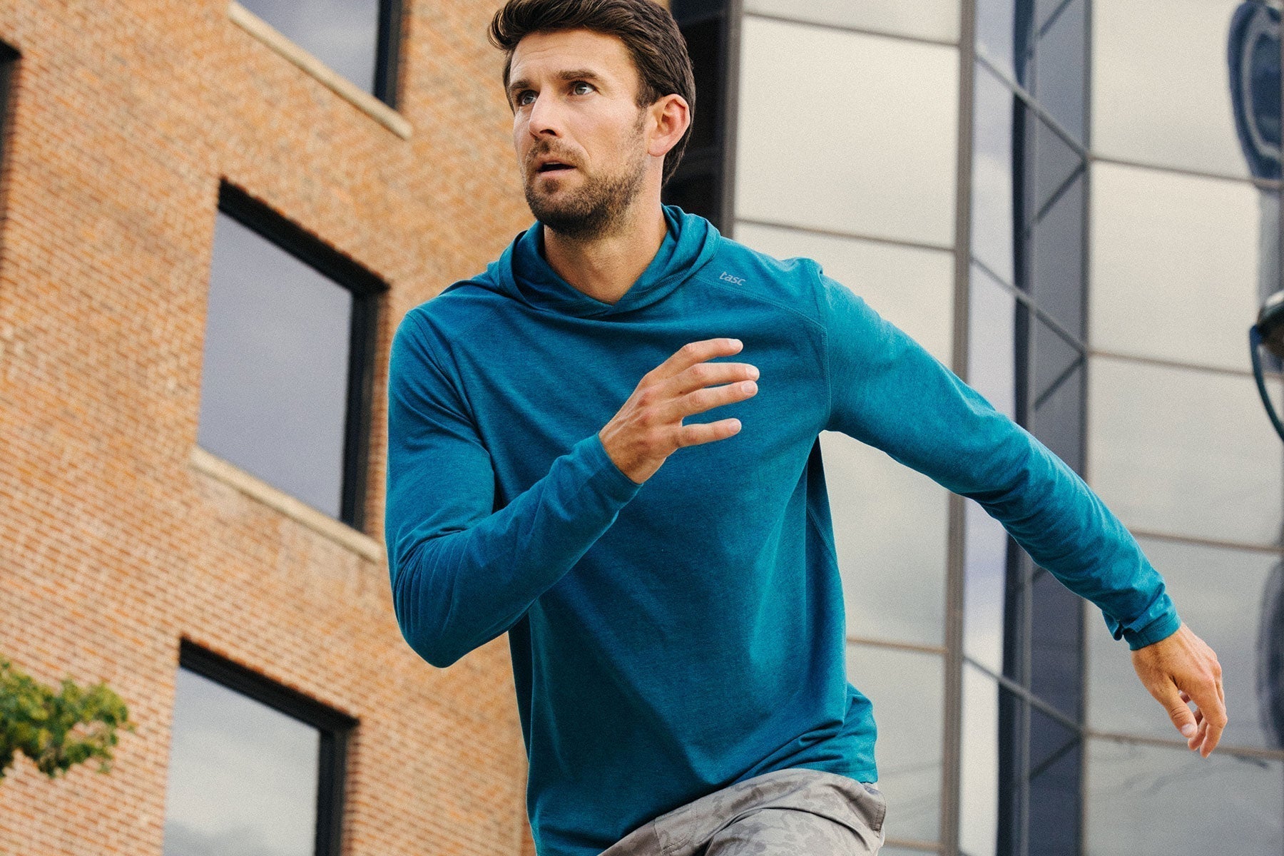 Tasc Carrollton Hoodie Sun shirt